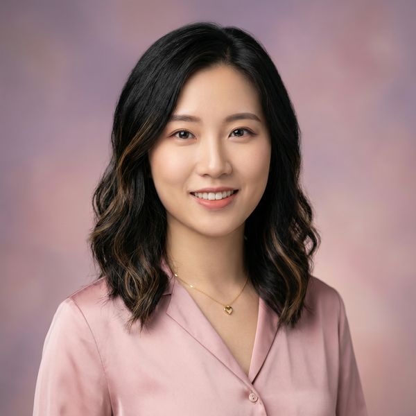 母狗官网社区运营总监周暖暖